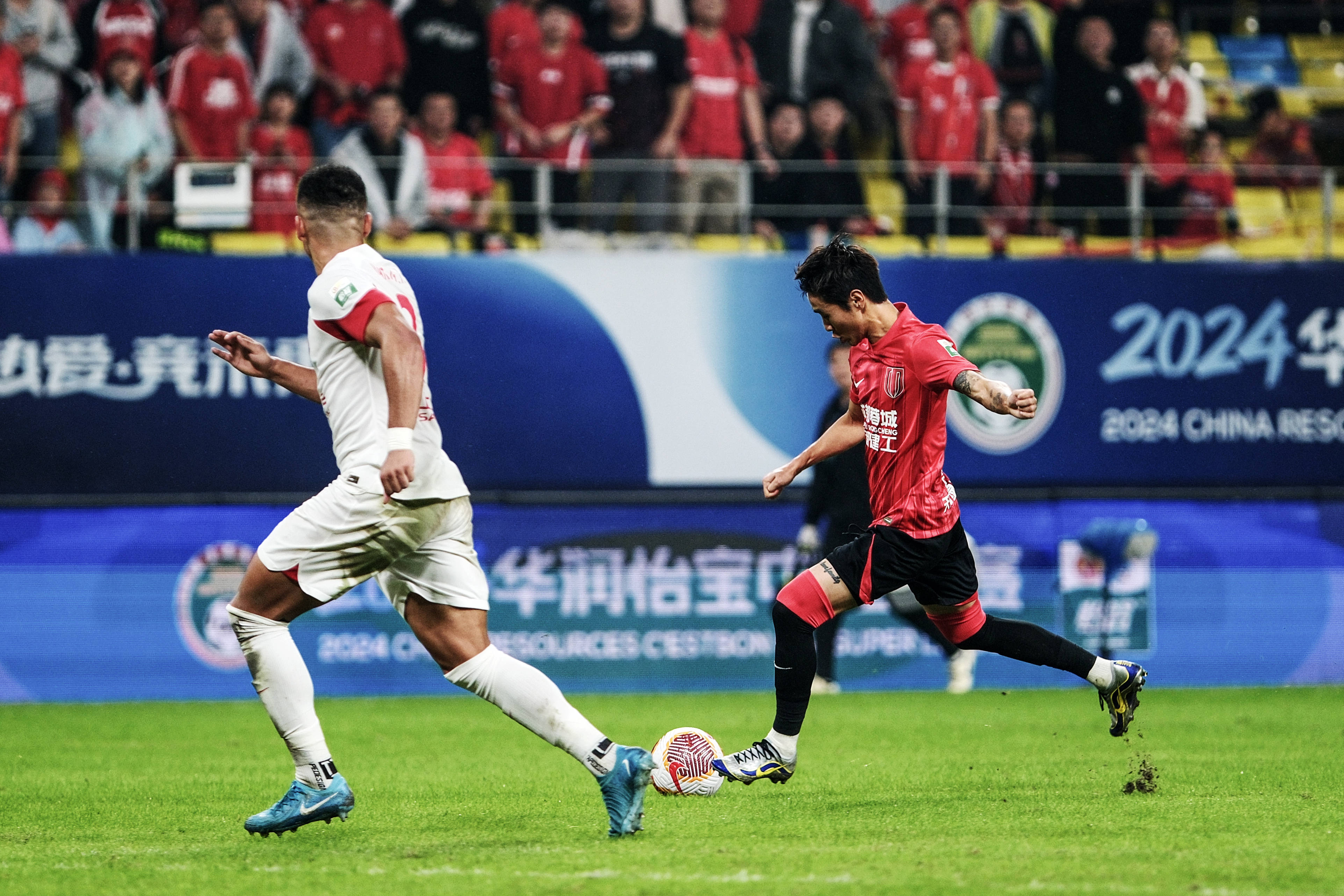 今夜全明星赛焦点战，上海海港主帅复盘，球迷炸锅，球队文化再被提及的简单介绍